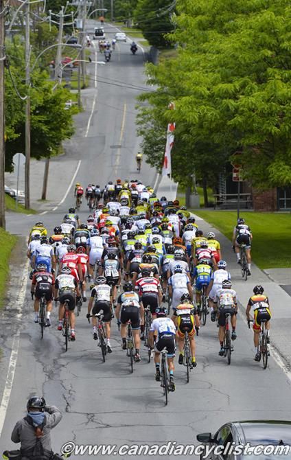 Peloton heading out on the final stage