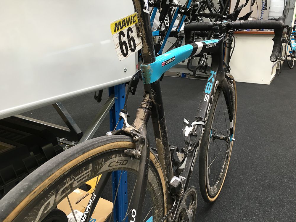Rear suspension on the Pinarello Dogma K8-S.