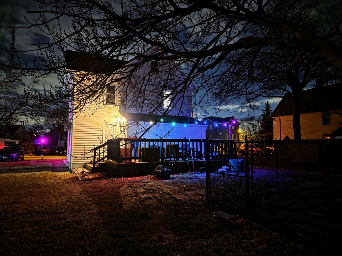 Samsung Galaxy S25 Ultra low light sample.