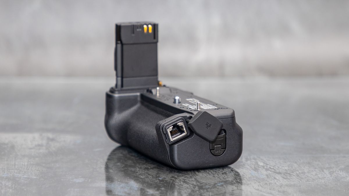 Canon BG-R20EP Battery Grip for Canon EOS R5 Mark II