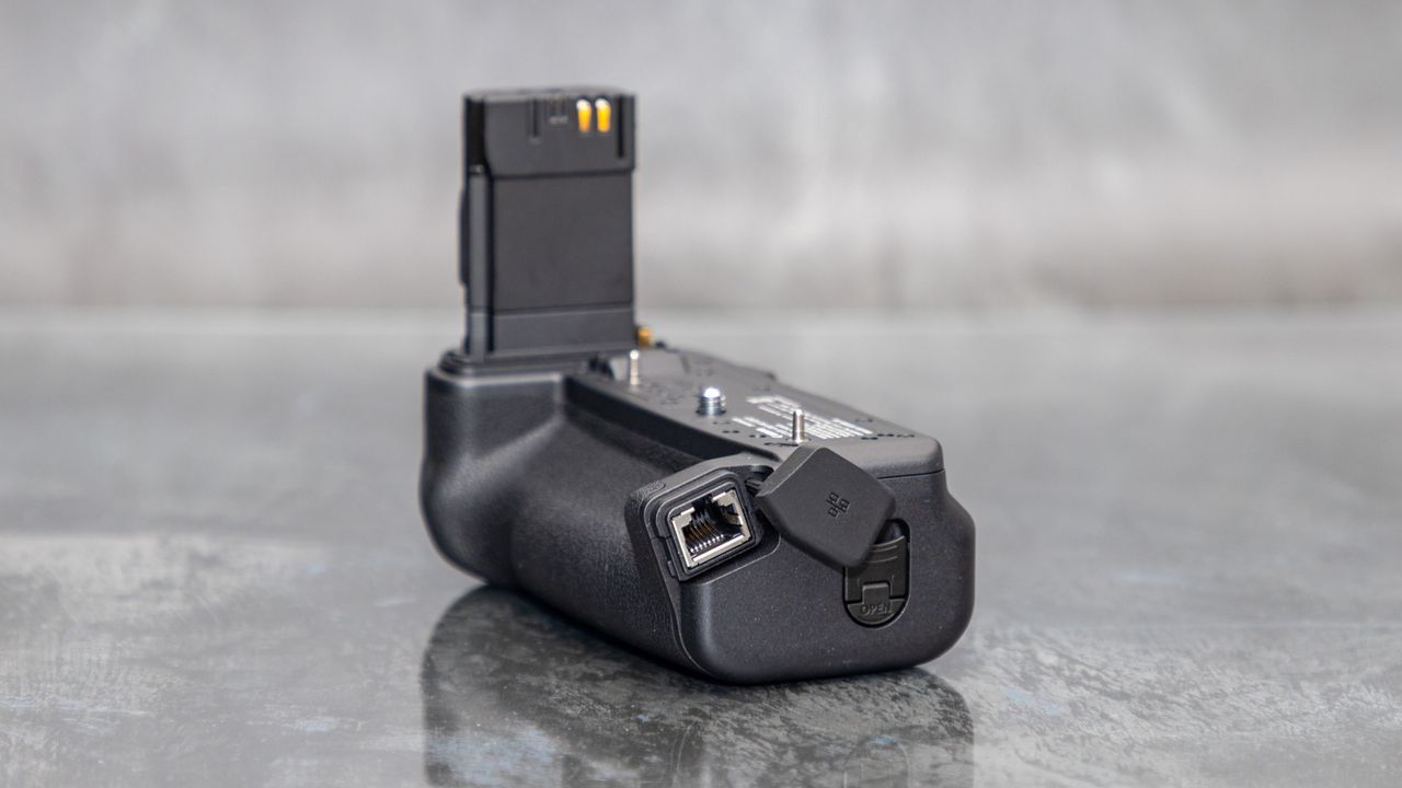 Canon BG-R20EP Battery Grip for Canon EOS R5 Mark II