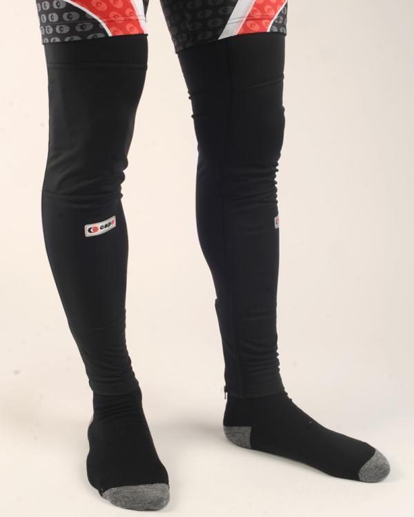 Wind- and waterproof front panels on the Capo Limited Edition Roubaix Leg Warmers make for a surprisingly warm package.