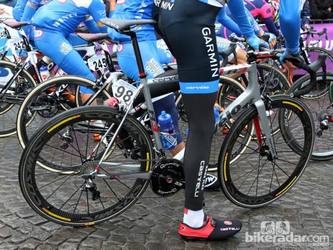 Johan Vansummeren (Garmin-Sharp) set off from Brugge aboard a silver Cerv&eacute;lo R3