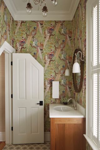 Small bathroom with pheasant wallpaper