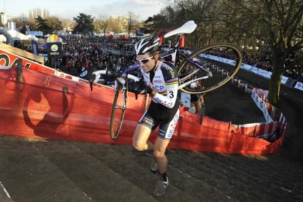 Niels Albert (BKCP &ndash; Powerplus) was imperious in Antwerp.