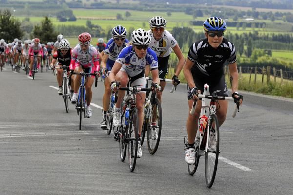 Linda Villumsen of the NZ National Team sets the pace up the first difficult climb of the day.