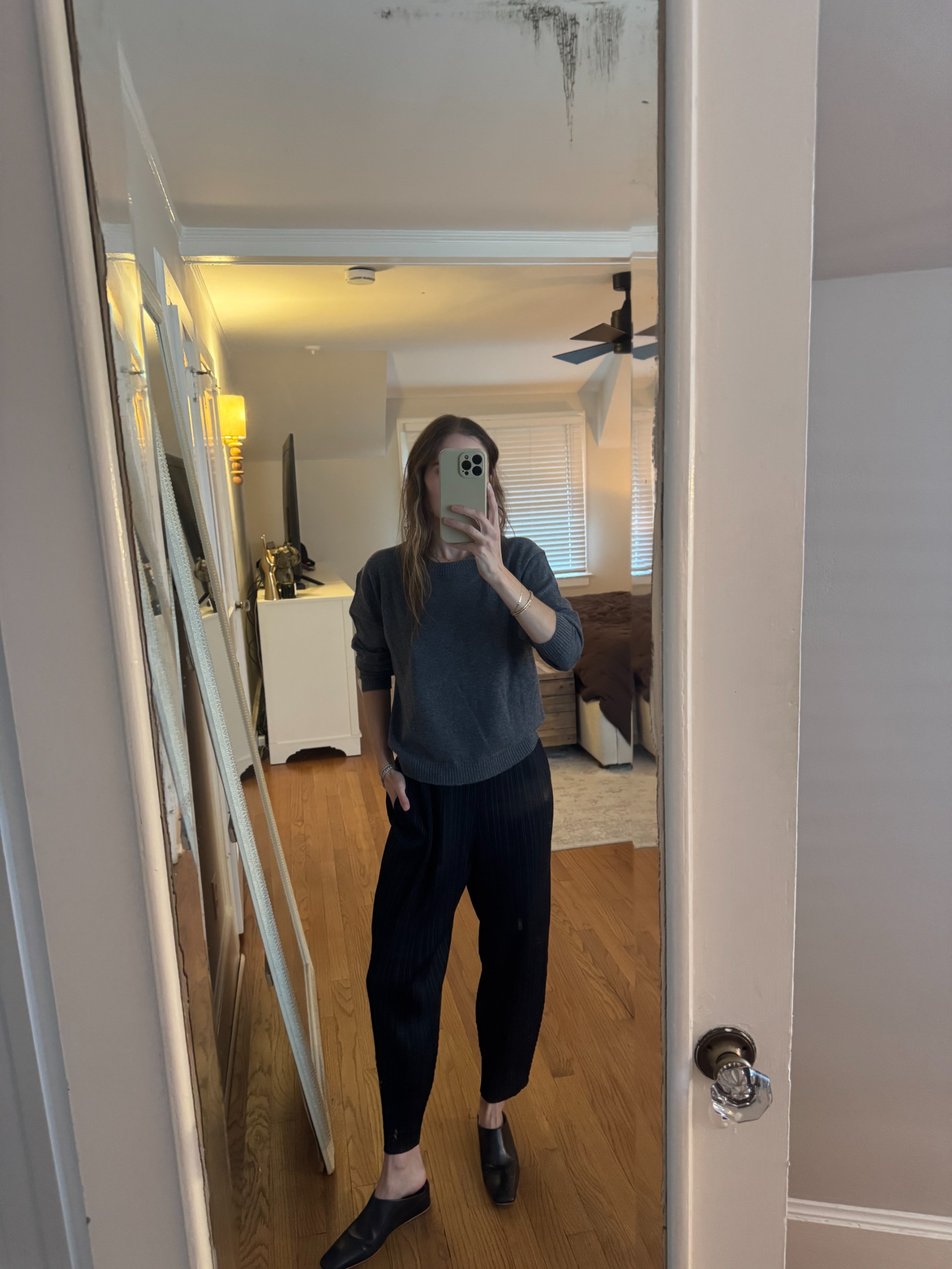 Tessa Faye O'Connell tries on 10 fall basics