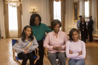 Michelle Obama (Viola Davis) with her daughters and mother..