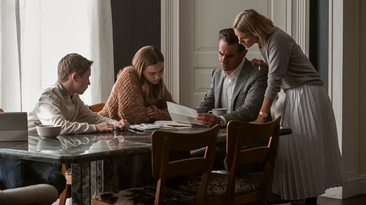 The Watcher. (L to R) Luke David Blumm as Carter Brannock, Isabel Marie Gravitt as Ellie Brannock, Bobby Cannavale as Dean Brannock, Naomi Watts as Nora Brannock in episode 101 of The Watcher.