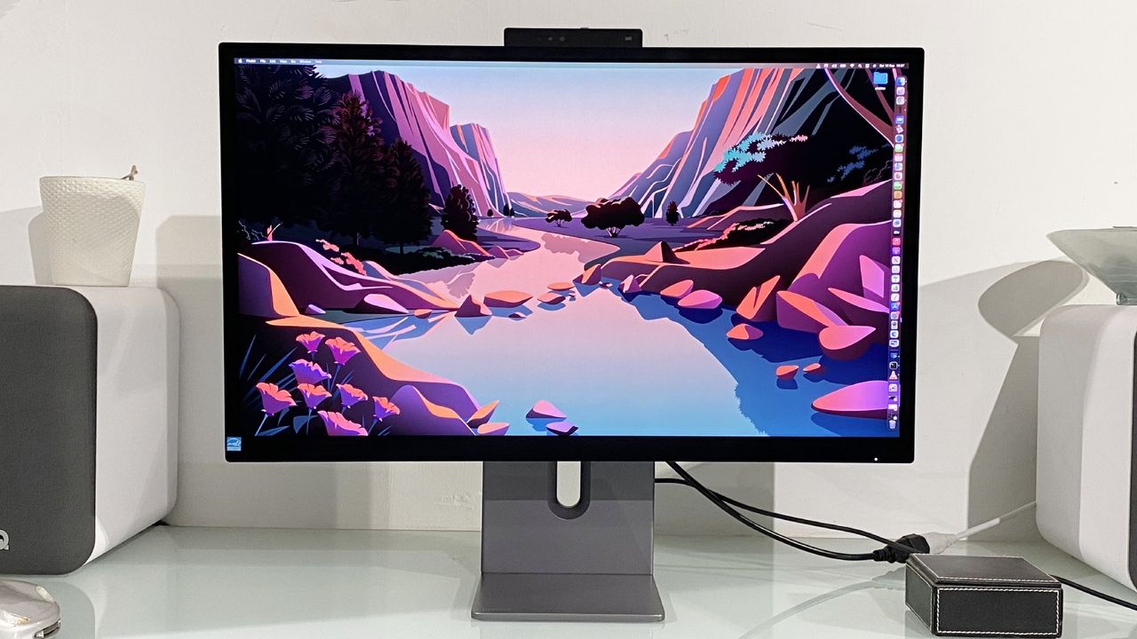 I’m a big fan of 5K displays for Macs and the stunning Philips 27E3U7903 is a much cheaper alternative to Apple’s Studio display