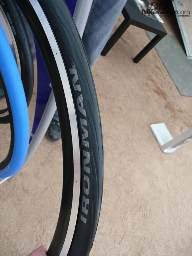 Schwalbe also had their new Ironman tyre for maximum aerodynamic efficiency, coming in a 22c model. Tubeless versions are available and even the tread has been optimised for aero efficiency