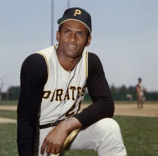 1968: Roberto Clemente #21 of the Pittsburgh Pirates poses for a photo circa 1968.