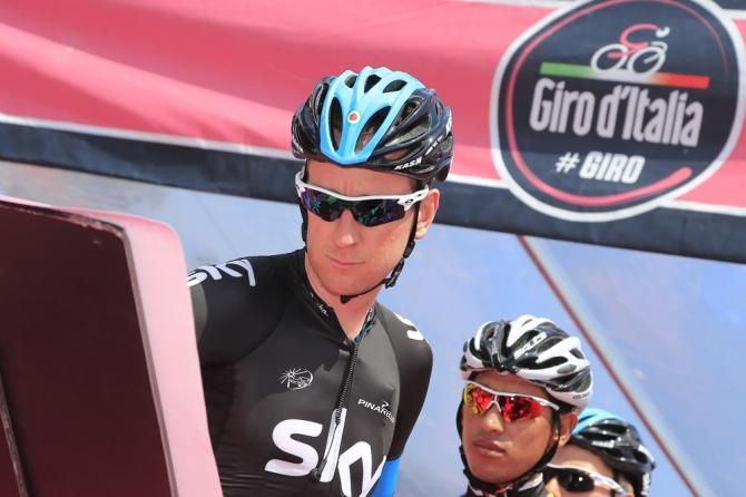 Bradley Wiggins (Team Sky) signs on