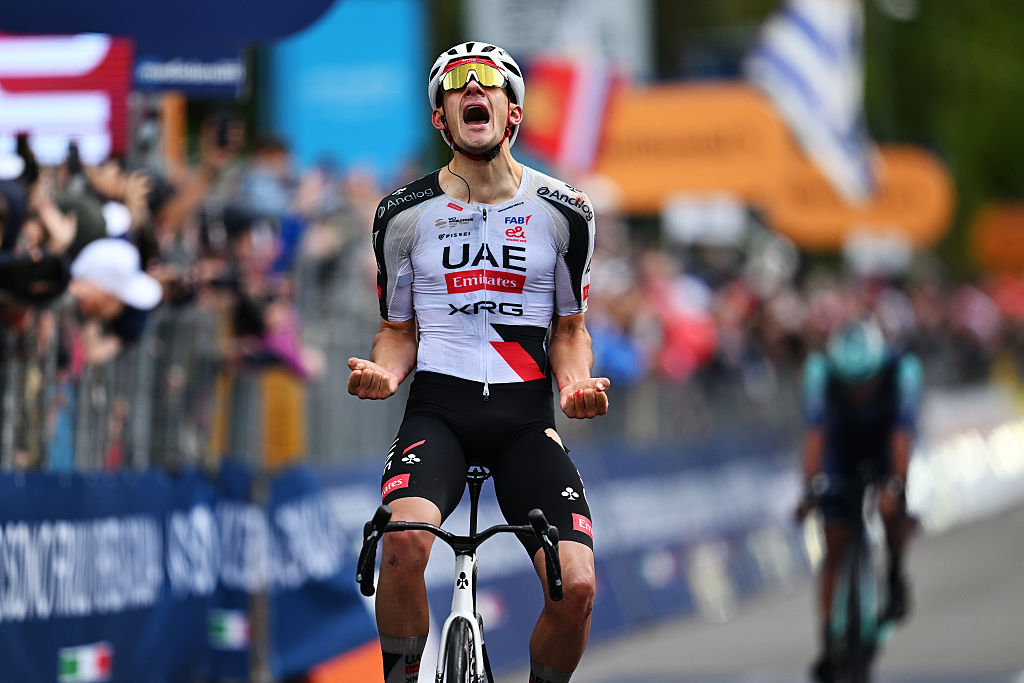 As it happened : A day of heavy rain, attacks, chases and crashes spark a surprise winner and new maglia rosa in Potenza