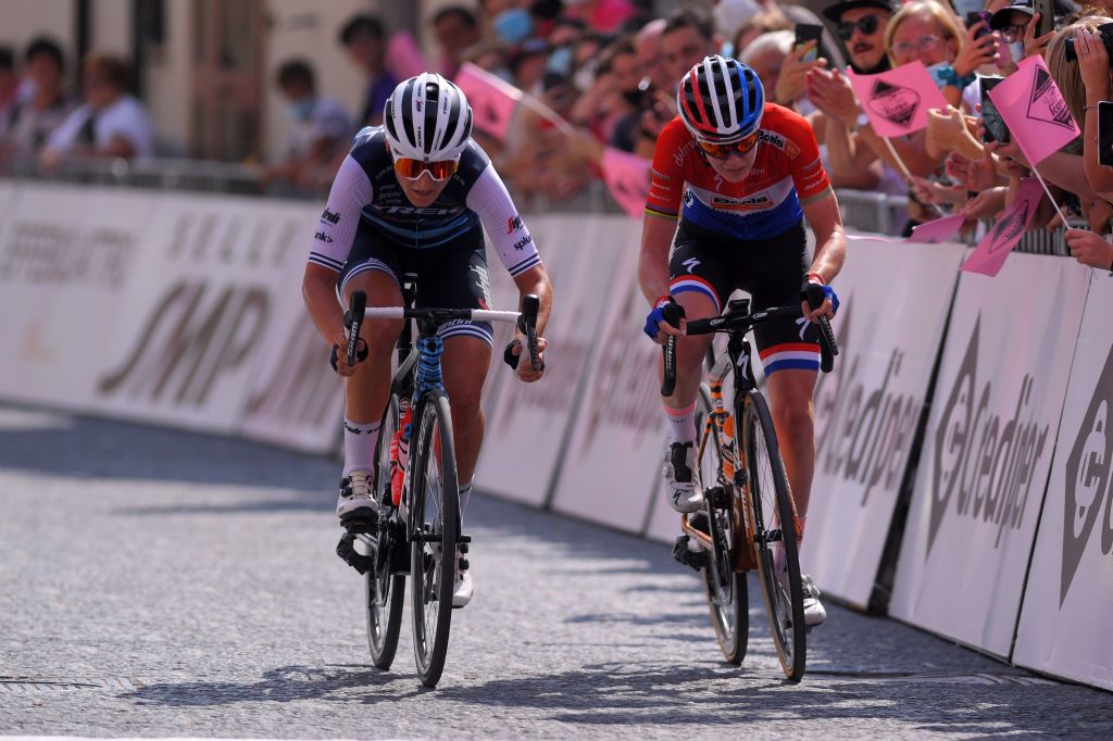 Longo Borghini and van der Breggen sprint stage 8 at the Giro Rosa