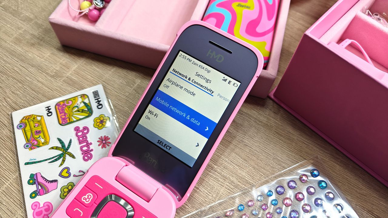 HMD Barbie Phone