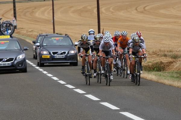Elizabeth Armitstead (Cervelo Test Team) and Ina Yoko Teutenberg (HTC - Columbia Women) lead the break.