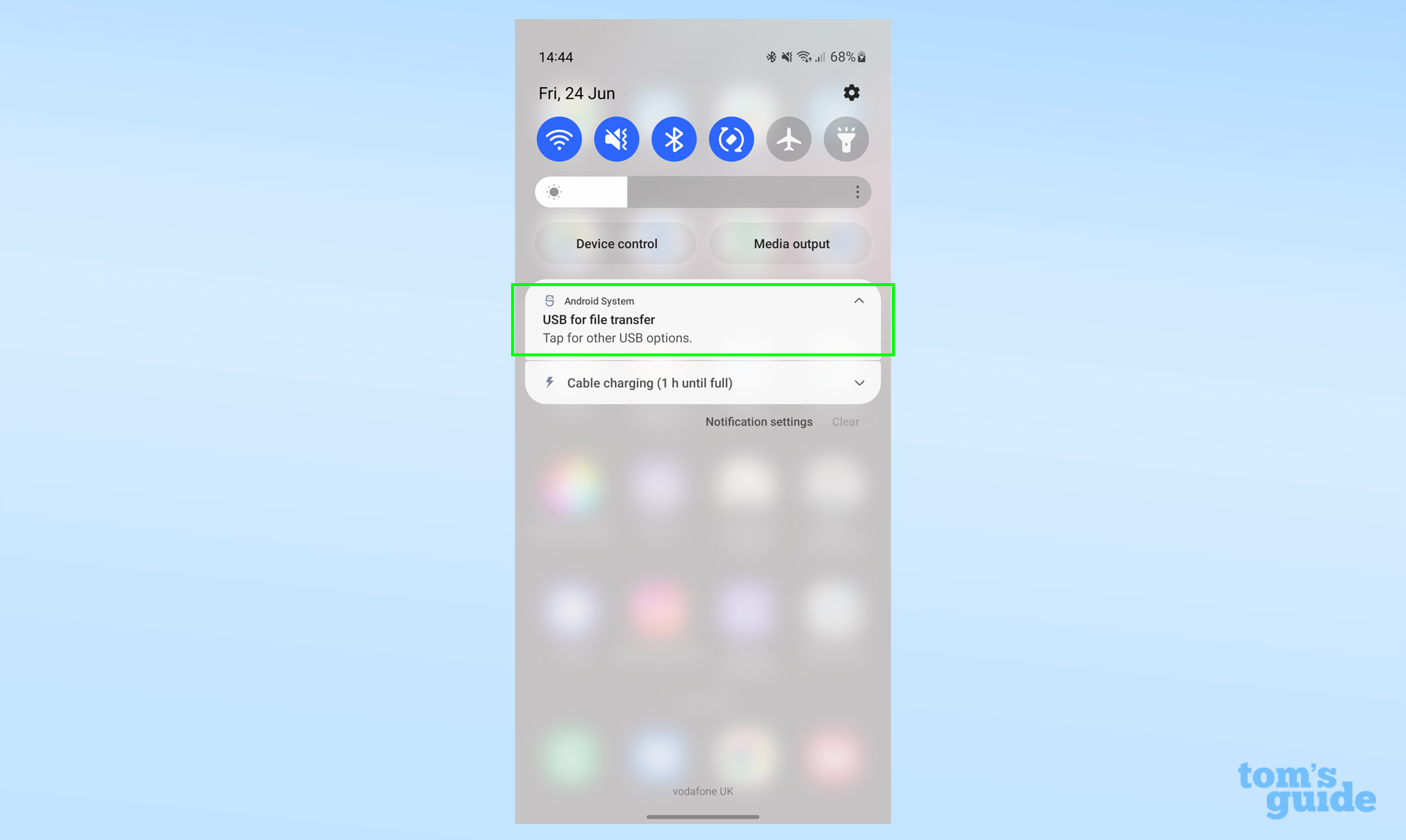Una captura de pantalla del tono de notificación de Android, que muestra el acceso directo del menú de conexión USB