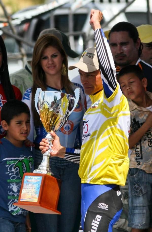 Manuel Medina (Gobierno Del Zulia) celebrates his third Vuelta al Tachira victory.