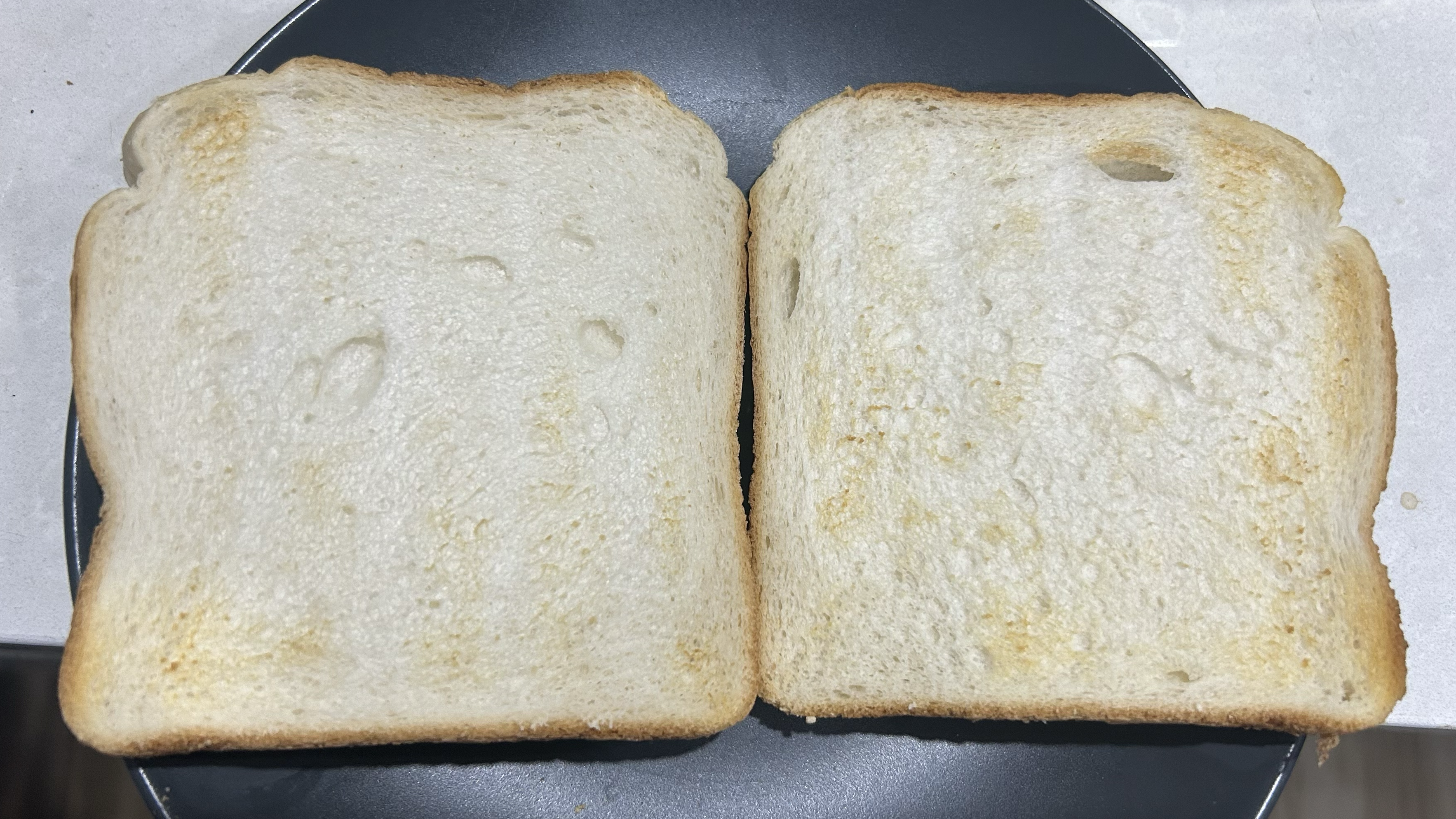 White toast after using Breville Eye Q Auto toaster on first setting