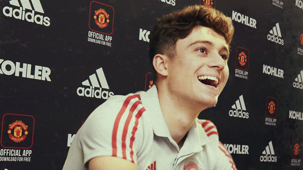 Daniel James has signed for Manchester United from Swansea City