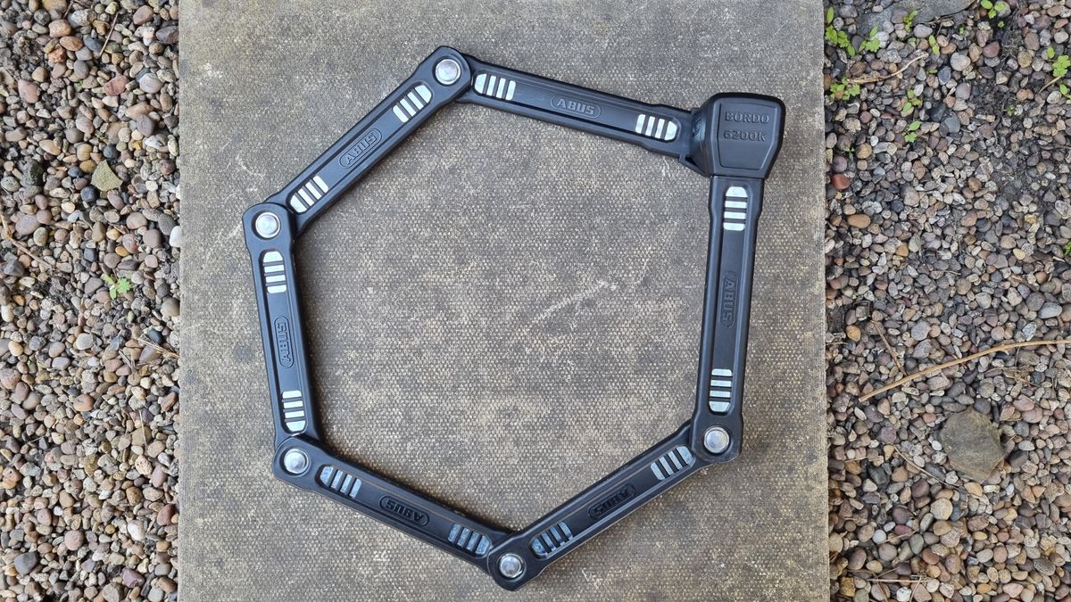Abus Bordo 6200K lock unfolded in a circular formation