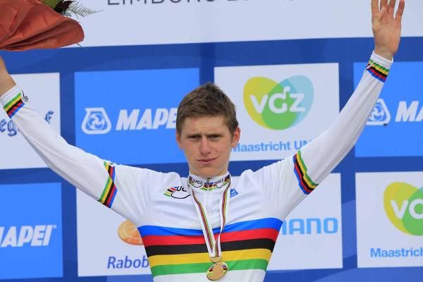 Matej Mohoric (Slovenia) in the rainbow jersey