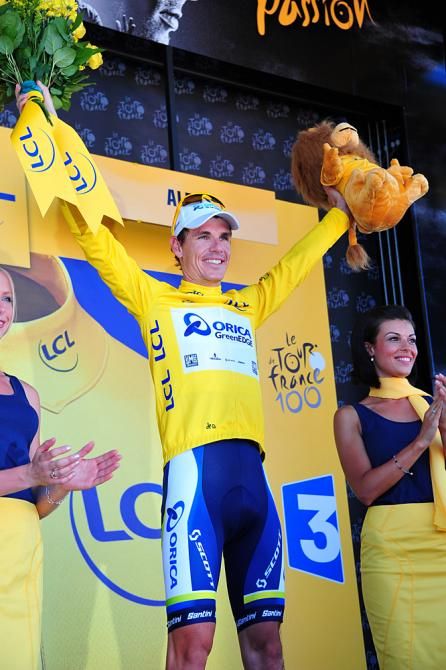 Daryl Impey (Orica-GreenEdge) continues in the maillot jaune