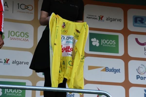 The yellow leader's jersey awaits Philippe Gilbert.