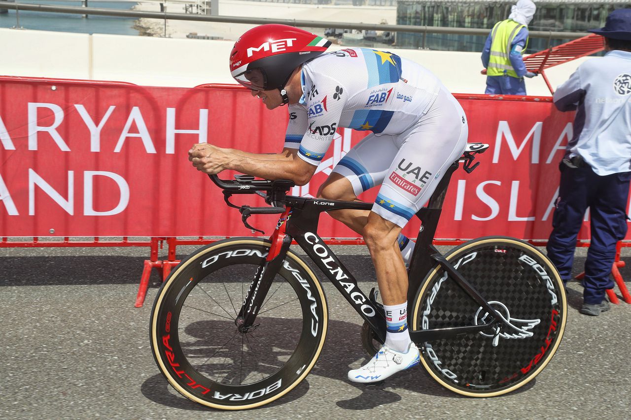 Alexander Kristoff takes a look at the time trial course in training