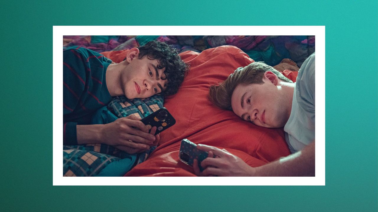 Do Nick and Charlie end up together in Heartstopper? Pictured: nick and charlie (kit connor, joe locke, respectively) on a bed playing with their phones in heartstopper season 2