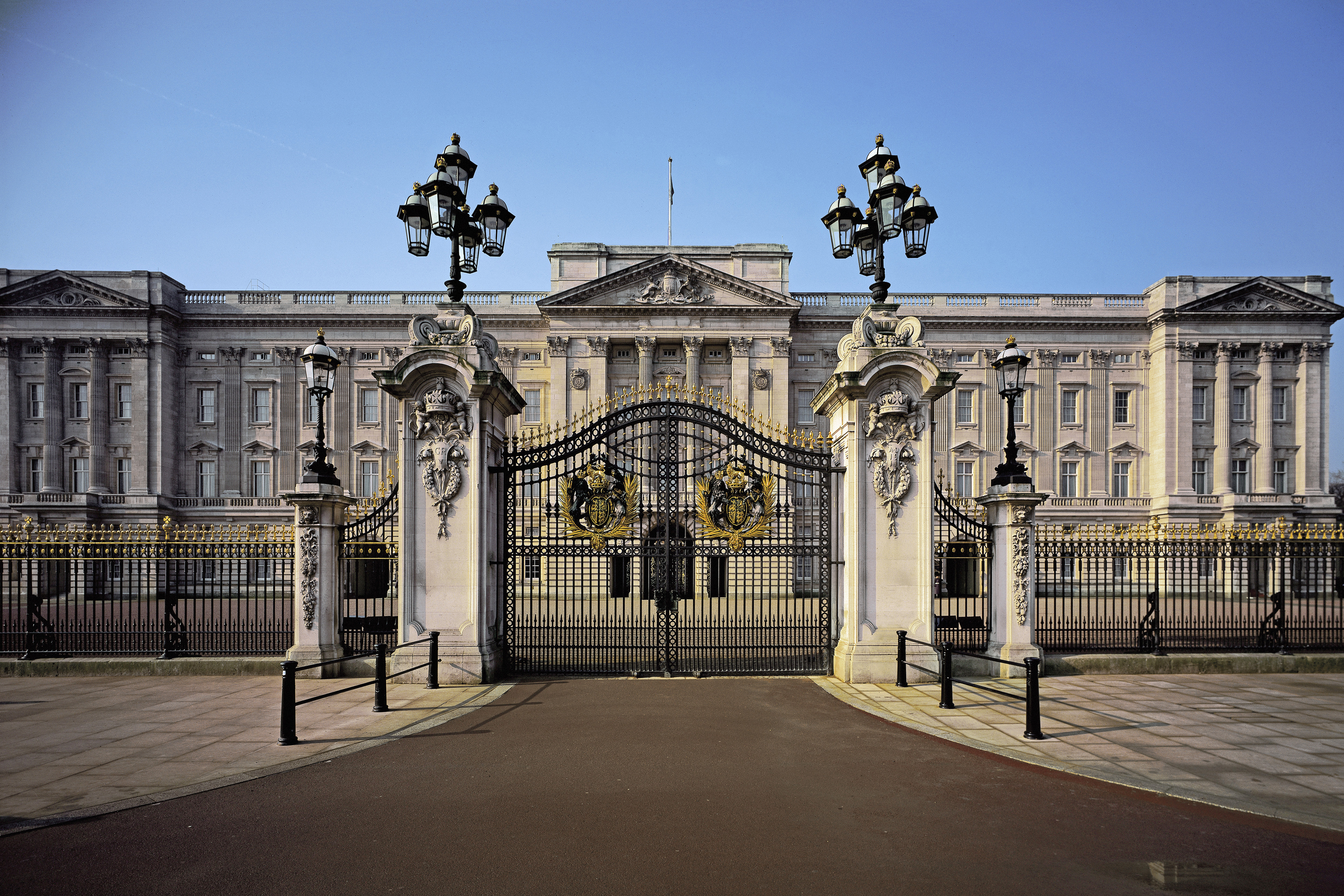Facade and gates of Buckingham Palace