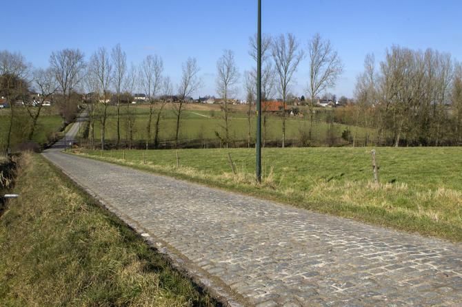 The calm before the storm along the Omloop Het Nieuwsblad course.