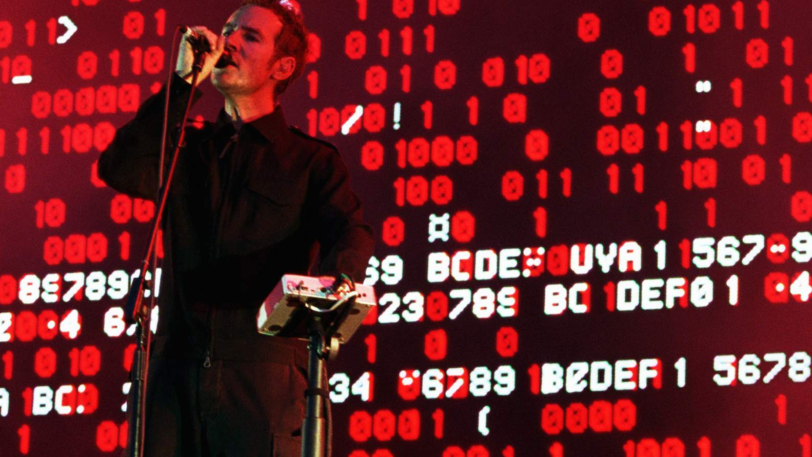 MASSIVE ATTACK, 09-06-2003, Pinkpop, Massive Attack, Zanger Daddy G