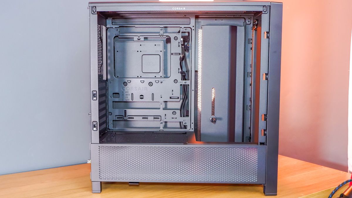 A Corsair Frame 4000D case with various features designed for both Corsair's own iCUE ecosystem and for the benefit of system builders.