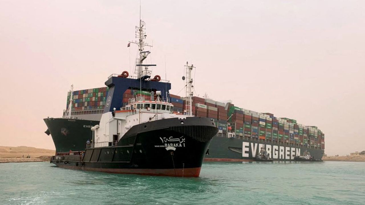 Ever Given container ship stuck in the Suez Canal © 