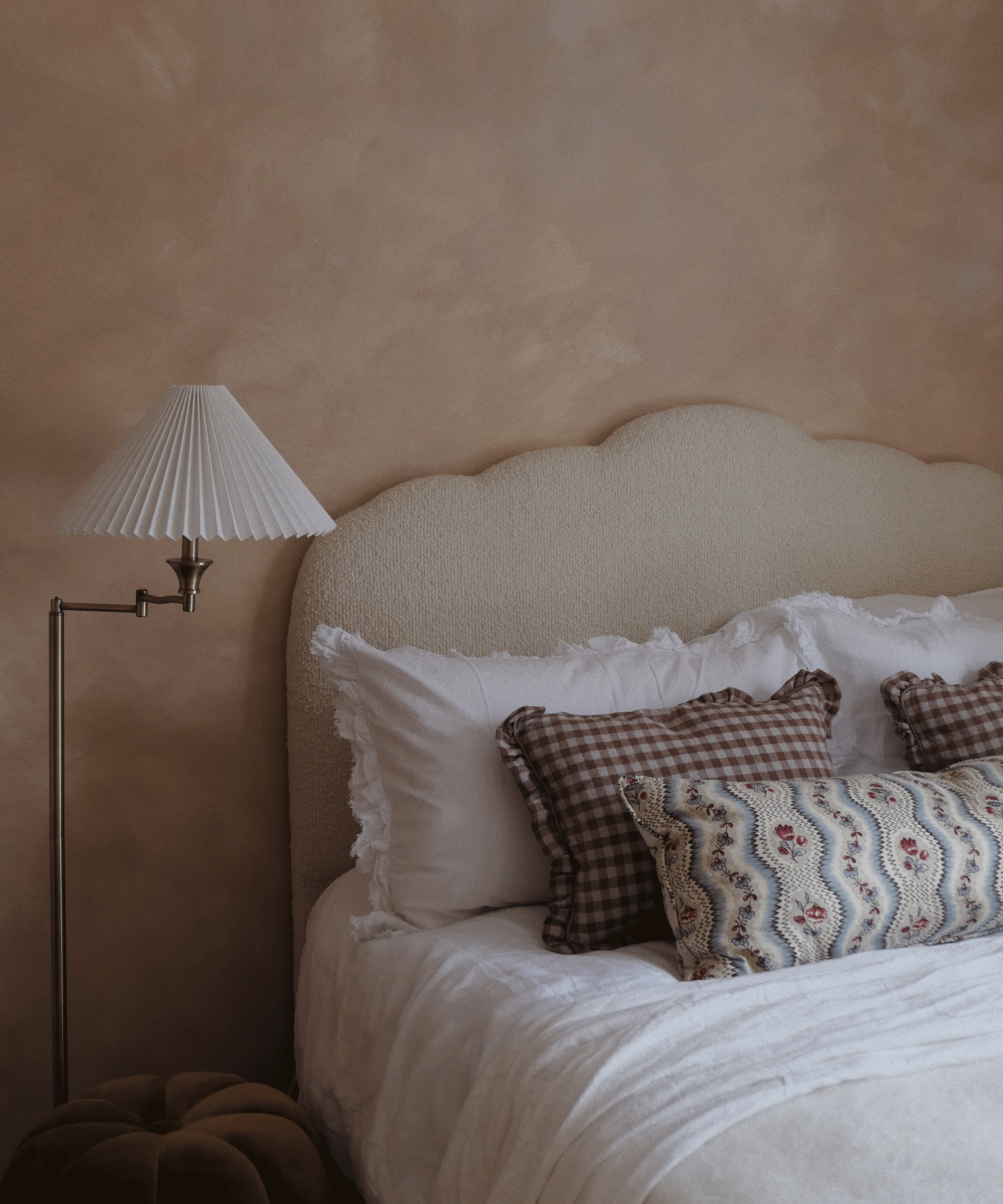 Bedroom with pink limewash walls