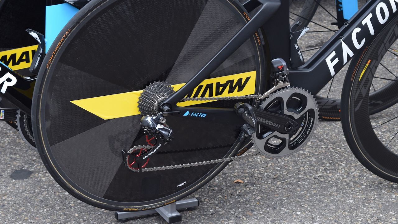 The Factor Slicks are paired with Mavic Comete wheels