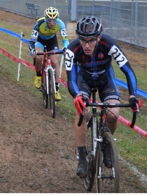 Steevo Cummings (C3-Athletes Serving Athletes) leads Adam Myerson (Team SmartStop/Mountain Khakis)