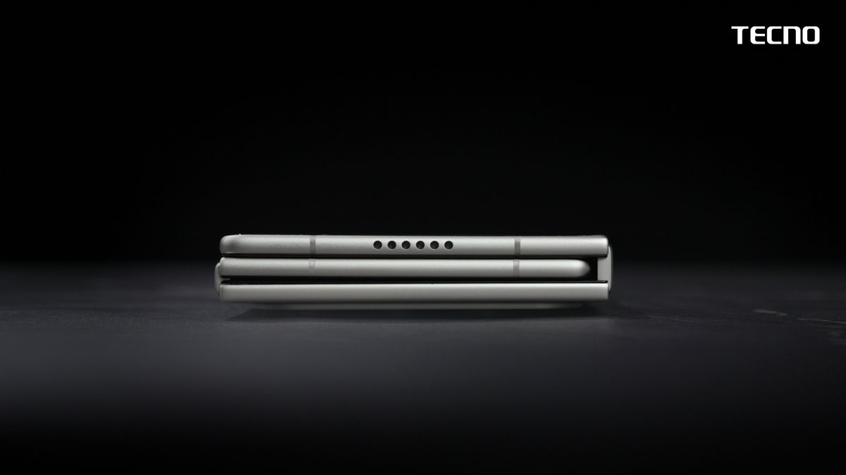 The TECNO G Fold concept features an inward folding "G" mechanic, that looks like a snake.
