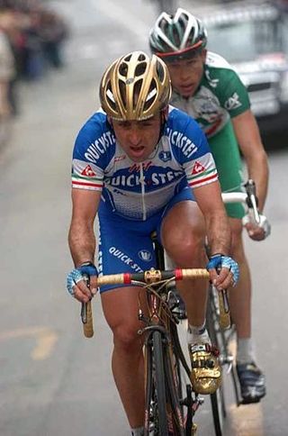 Paolo Bettini is still shadowed by Kashechkin