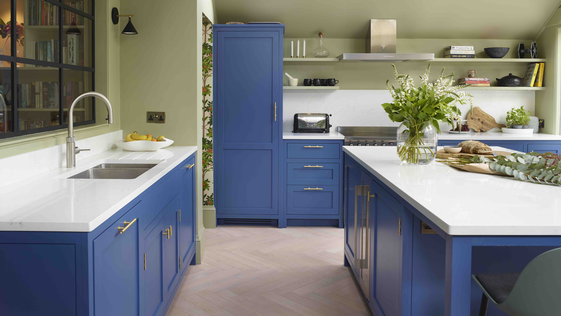 3 Kitchen Color Combos You'd Never Expect to Go Together | Livingetc