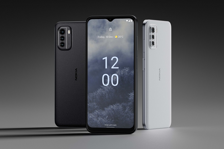 The new Nokia G60 5G in black and white colorways.