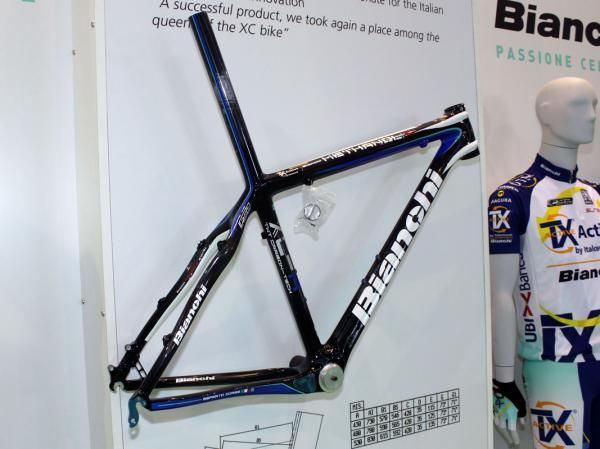 Bianchi's top-end mountain bike is the Methanol 26" carbon hardtail.