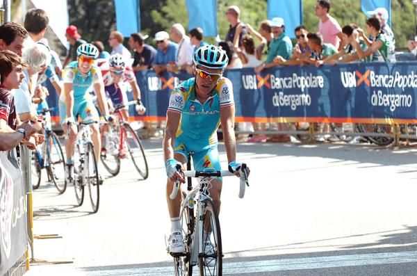 Enrico Gasparotto (Astana) finishes the day in 4th place.