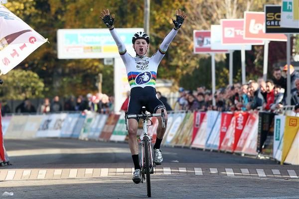 Junior world champion Mathieu van der Poel continues his winning streak in Hamme-Zogge