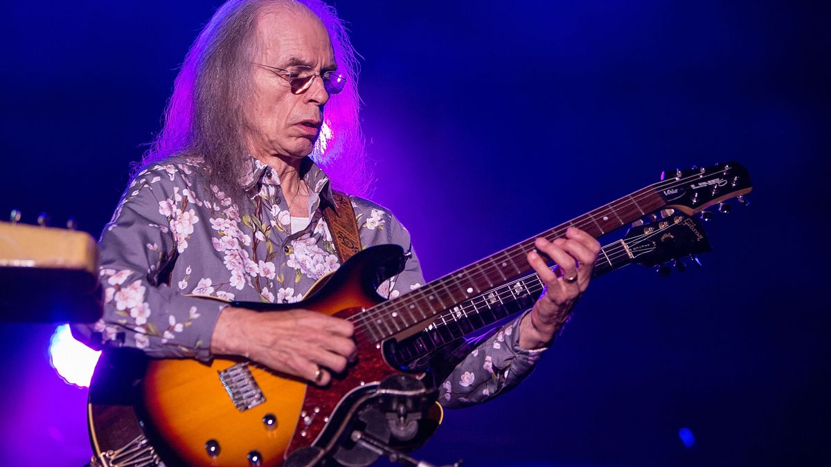 Musician Steve Howe performs on stage with Yes on August 18, 2014 in San Diego, California.