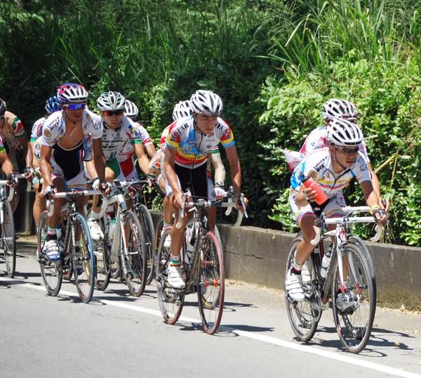 Jose Rujano (Loteria de Boyaca) leads the chase