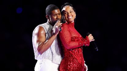 Usher and Alicia Keys singing at the Super Bowl