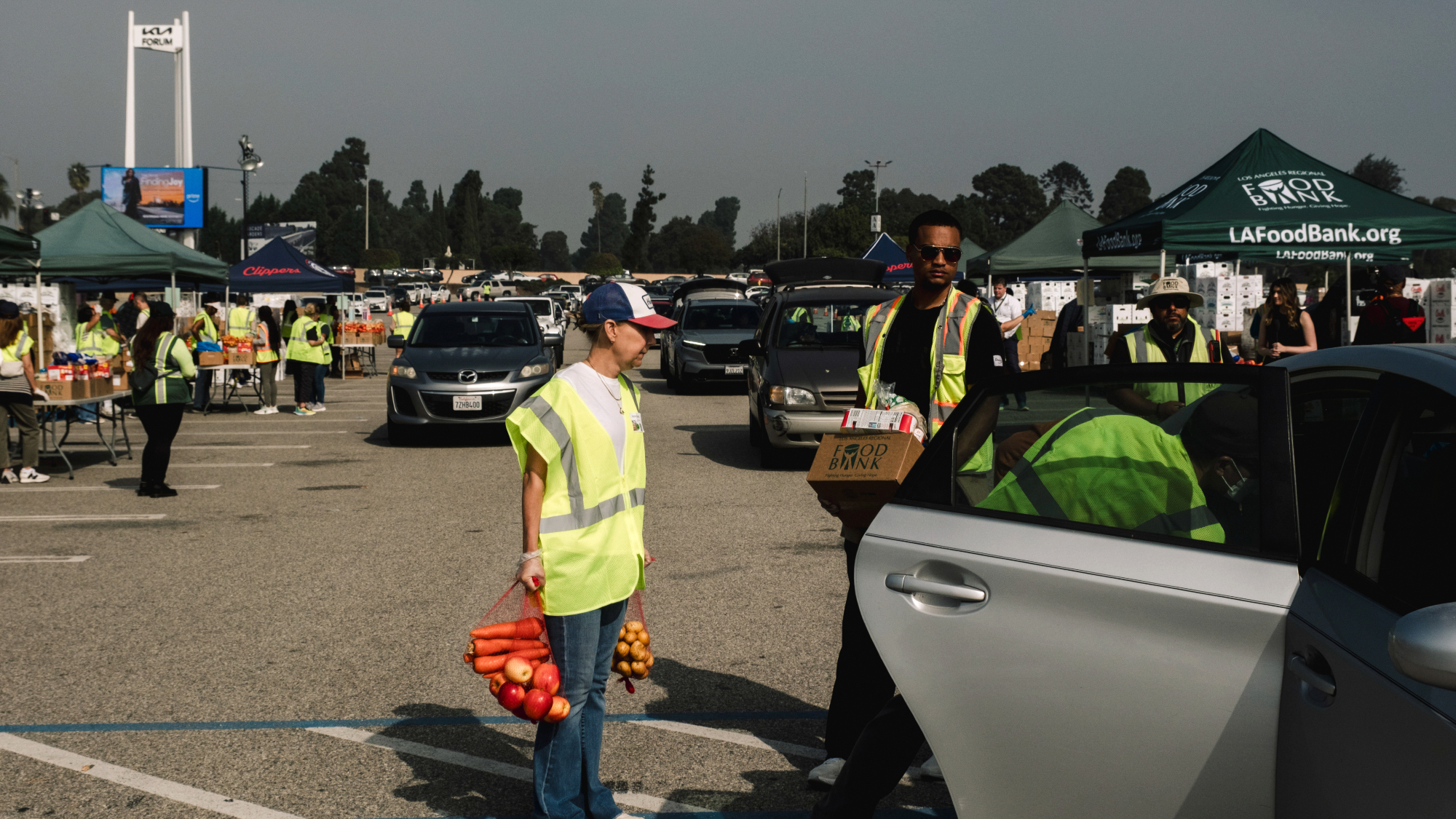Los Angeles residents line up for food aid as SNAP benefits run out of funds